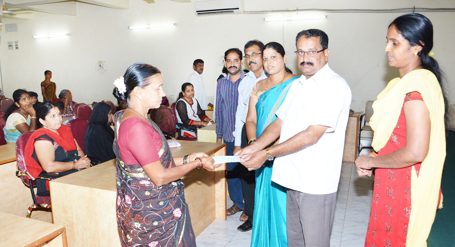 ಪುತ್ತೂರು ನಗರಸಭೆ ಸೌಲಭ್ಯ ವಿತರಣೆ